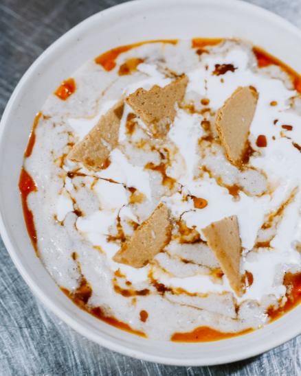 Rýžová kaše, meruňky, rakytník, miso, tamari, sezamový krekr