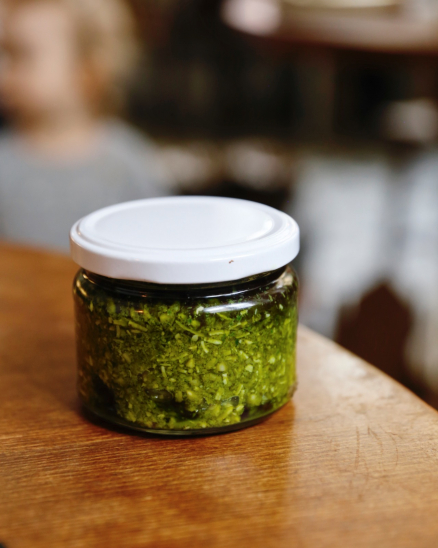 Bylinkové pesto